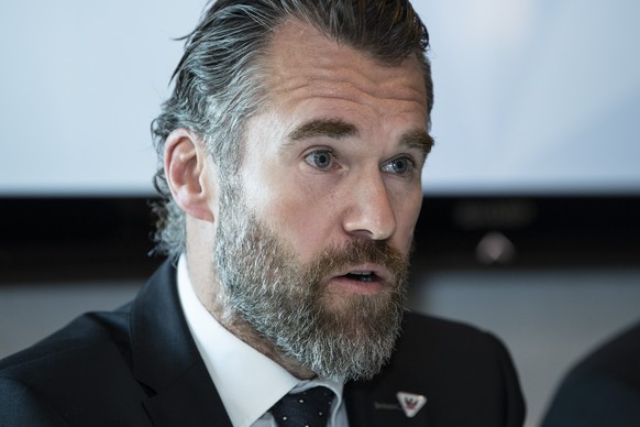 Christian Dube, Sportdirektor vom HC Fribourg-Gotteron spricht an einer Medienkonferenz, am Mittwoch, 4. September 2019, in Fribourg. (KEYSTONE/Peter Schneider)