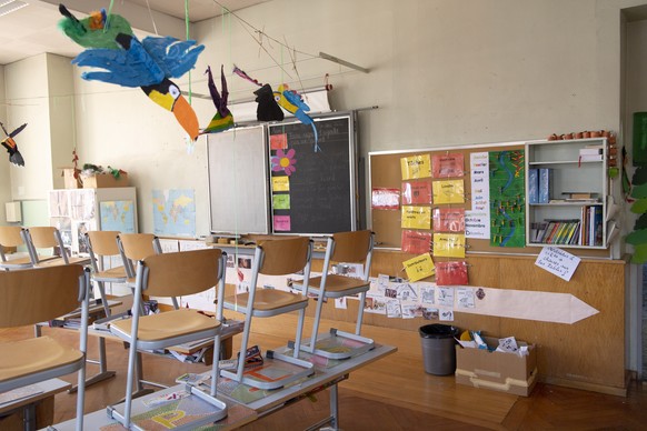 epa08292601 An empty class room of the school College de la Barre is seen in Lausanne, Switzerland, 13 March 2020. Schools in Switzerland are suspended for six weeks to fight the Covid-19 Coronavirus  ...