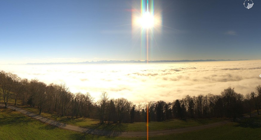 Steckst du im Nebel? Dann nichts wie rauf auf den nächsten Hügel, dort gibt es Sonne pur