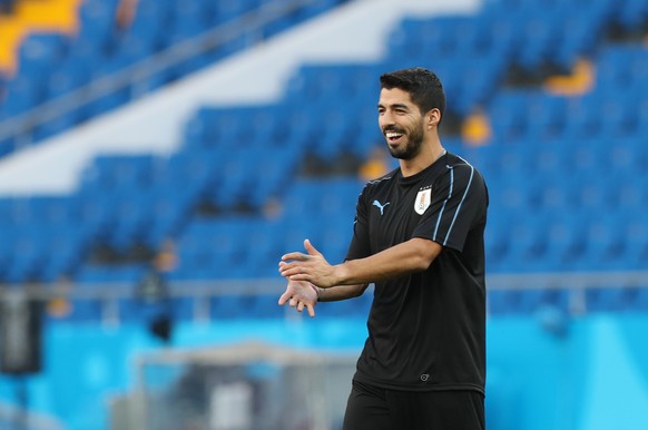 epa06821474 Uruguay's Luis Suarez attends a training session at the Rostov Arena, in Rostov-on-Don, Russia, 19 June 2018. Uruguay wil face Saudi Arabia in the FIFA World Cup 2018 Group A preliminary r ...
