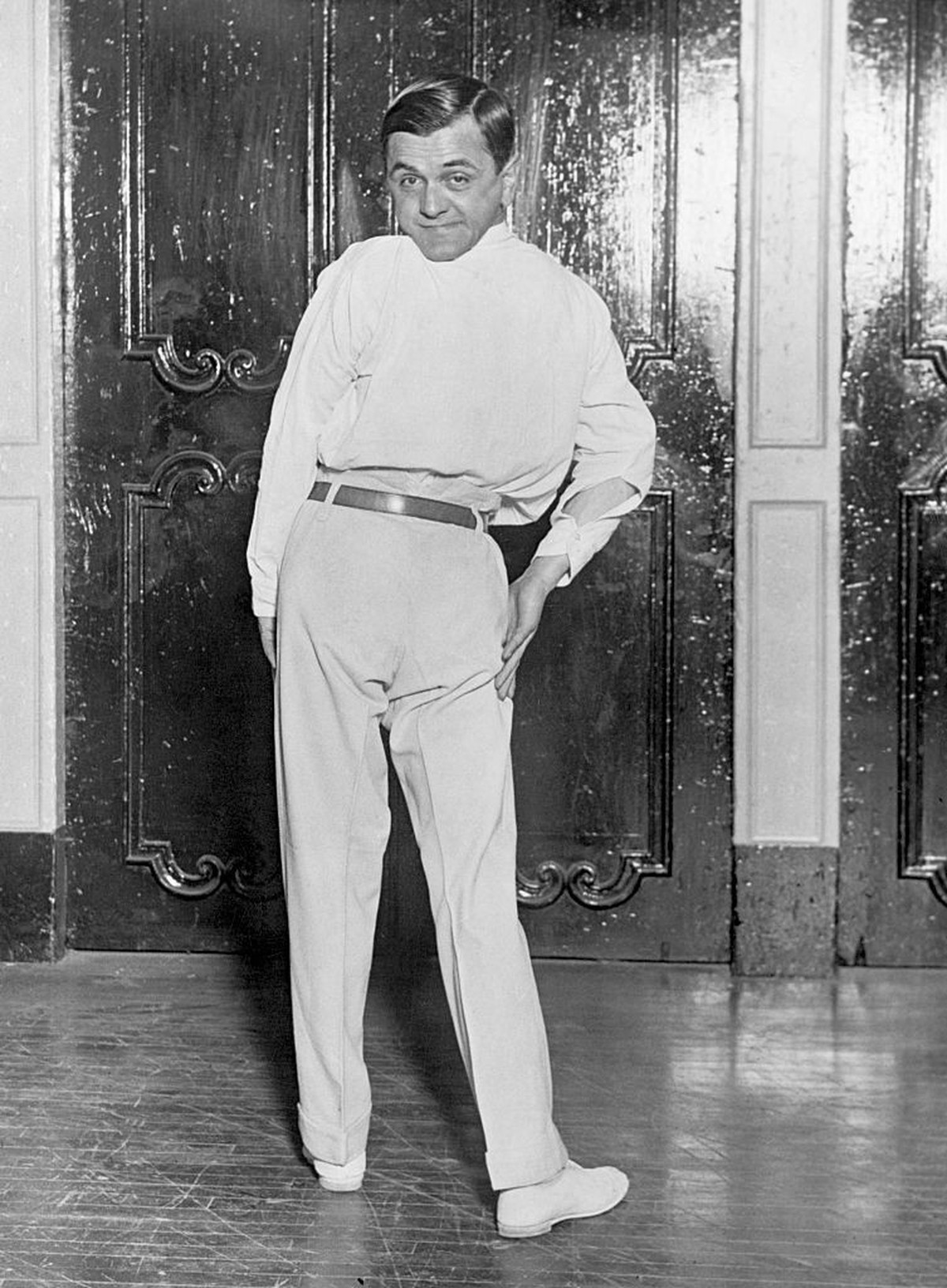 (Original Caption) 3/24/1924- New York, NY- Laurello, a recent arrival in this country, rehearsing at Madison Square Garden, NY, today. Laurello is known as the "Man with the Revolving Head" ...