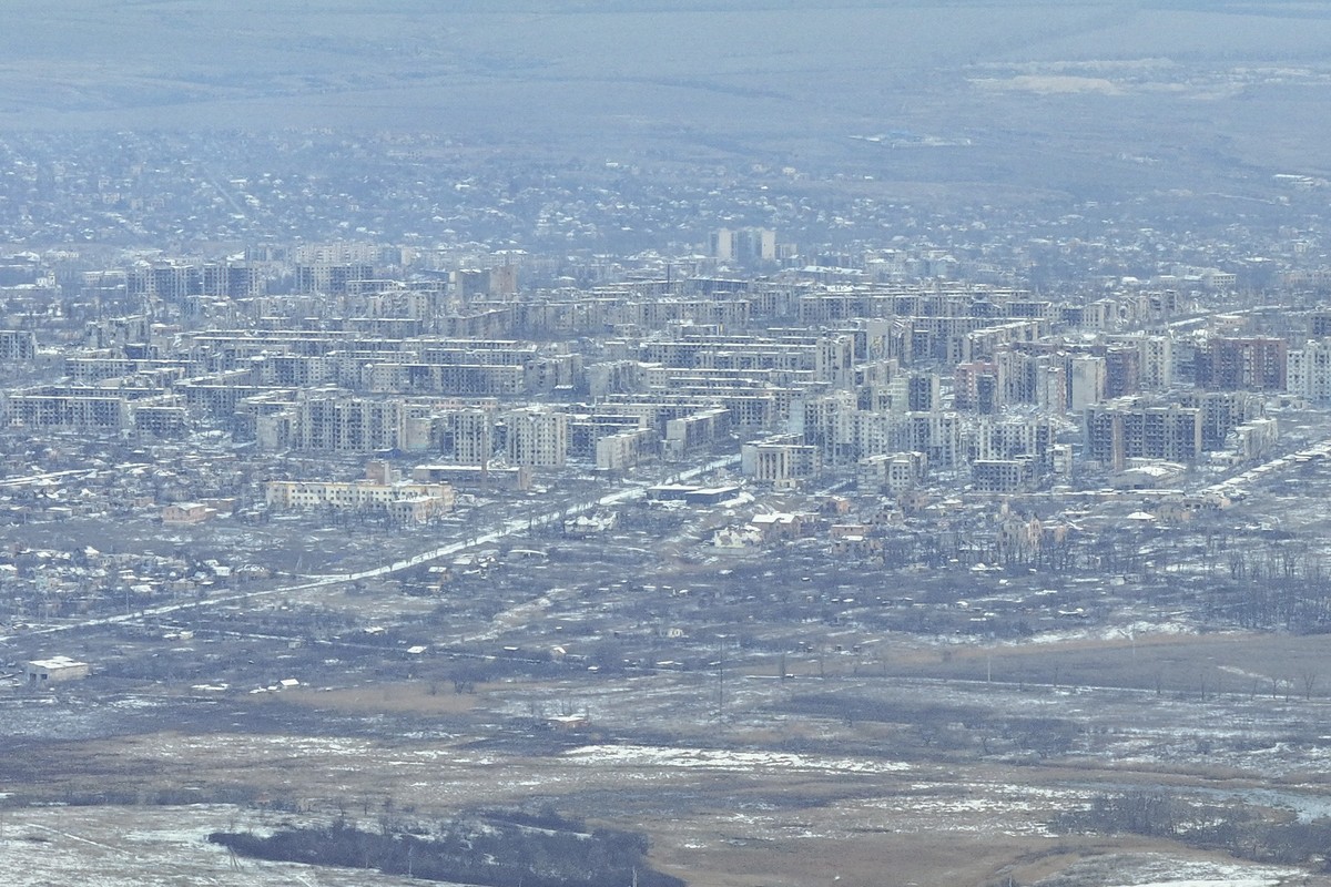 Aerial view of heavily damaged buildings of Bakhmut, Donetsk region, Ukraine, Wednesday, Nov. 22, 2023. (AP Photo/Alex Babenko)