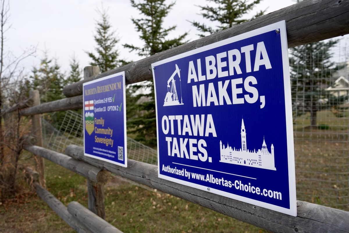 Political signs are posted on a property's fence in Wainwright, Alberta, Canada, Monday, Oct. 19, 2026. (AP Photo/Ty O'Neil)
Canada Referendum Vote