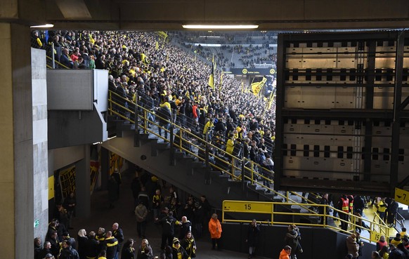 Fussball, Herren, Saison 2019/2020, 1. Bundesliga 20. Spieltag, Borussia Dortmund - 1. FC Union Berlin 5:0, Blick auf die Dortmunder Fans in der S�d, 01.02. 2020, *** Football, Men, Season 2019 2020,  ...