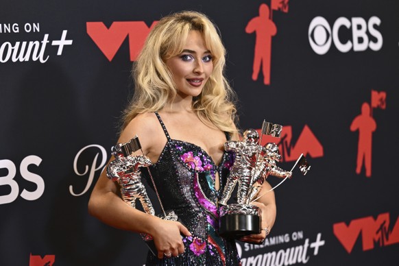 &lt;p&gt;In der Nacht von Sonntag auf Montag fanden in New York die VMAs statt. Sabrina Carpenter gewinnt in der Kategorie «Best Pop Artist».&lt;/p&gt;