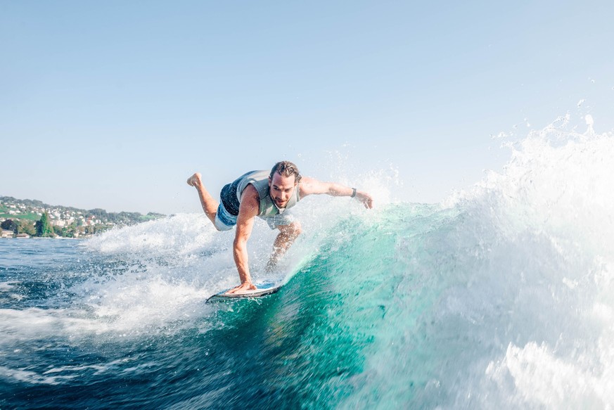 Reboat Rauszeit Action-Erlebnisse in der Schweiz Wakesurfen Wakeboarden