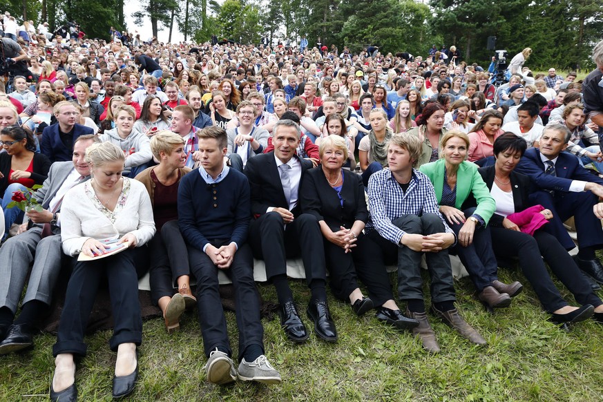 Norwegens Ministerpräsident Stoltenberg, ein Jahr nach dem Massaker: «Wir bleiben angreifbar, aber frei.»