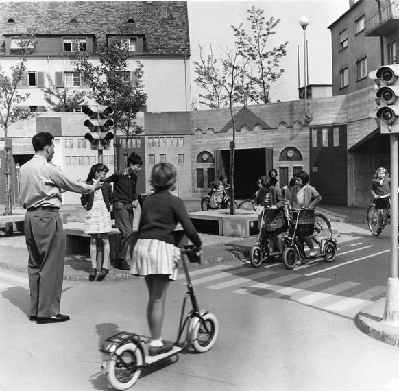 Freizeitanlage und Verkehrsgarten Buchegg, 1958.&nbsp;