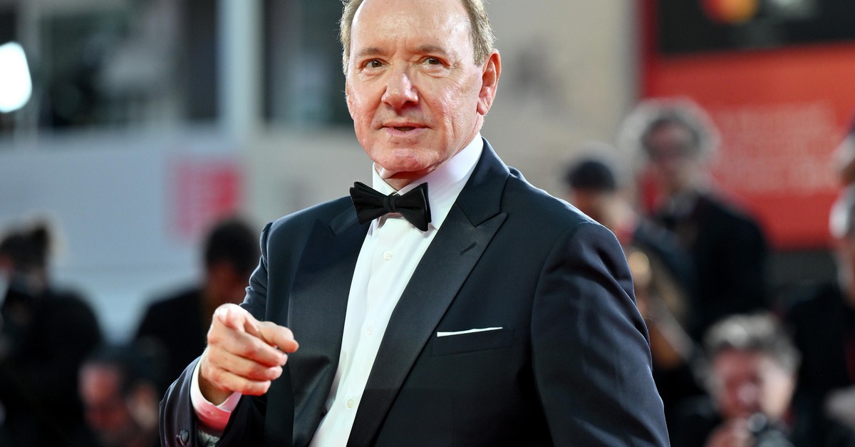 ケビン・スペイシーは経済危機に陥り家がない