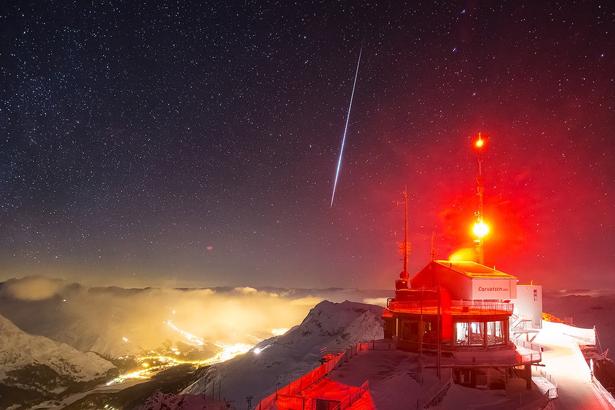 A massive shooting star is captured on a 30sec time exposure druing a starry night on Piz Corvatsch, 3303 meters above sea level, eastern Switzerland near St. Moritz, December 12, 2012. Temperature du ...