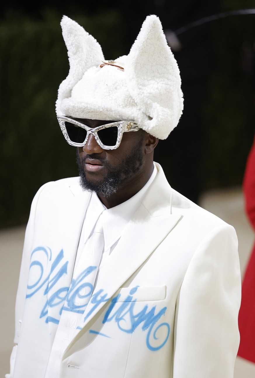 epa09466692 Virgil Abloh poses on the red carpet for the 2021 Met Gala, the annual benefit for the Metropolitan Museum of Art&#039;s Costume Institute, in New York, New York, USA, 13 September 2021. T ...