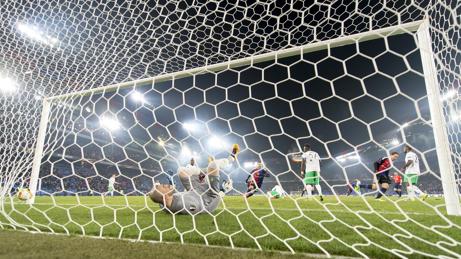 In letzter Minute doch noch weitergekommen: Luca Zuffi schiesst den FCB in den Europa-League-Achtelfinal.