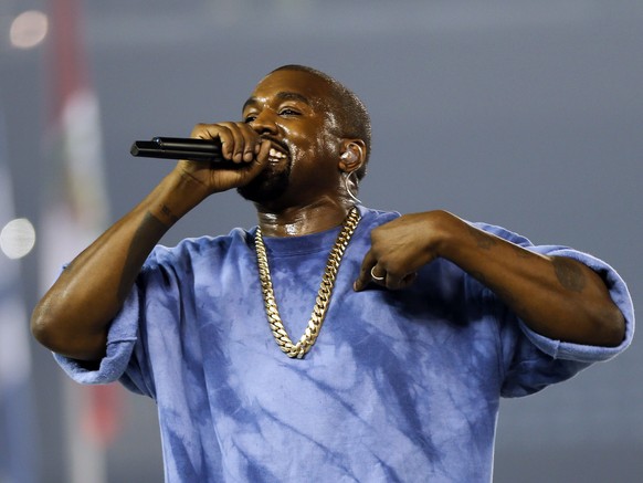 Der unfehlbare <strong>Kanye West</strong>. FILE - In this Sunday, July 26, 2015 file photo, Kanye West performs during the closing ceremony of the Pan Am Games, in Toronto. Ikea says Kanye West is visiting the furniture giant's offices in southern Sweden. The company confirmed an online report by Swedish newspaper Aftonbladet Tuesday, March 8, 2016 that the U.S. rapper was in Almhult, the town in southern Sweden where Ikea was founded in the 1940s and where it retains many key operations. (AP Photo/Julio Cortez, file)