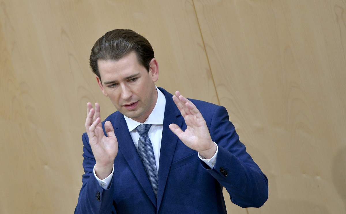 ABD0058_20211116 - WIEN - �STERREICH: �VP-Klubchef Sebastian Kurz am Dienstag, 16. November 2021, im Rahmen einer Sondersitzung des Nationalrats in Wien. - FOTO: APA/HERBERT NEUBAUER