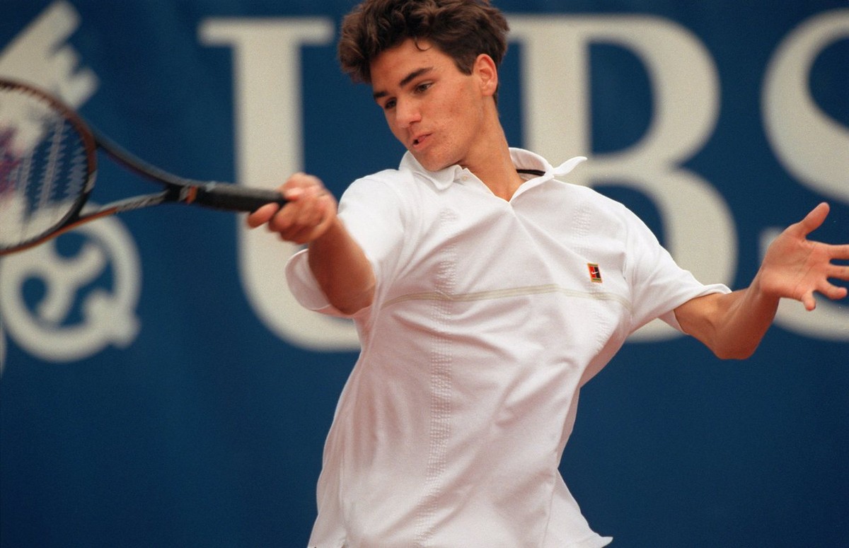 Swiss Tennis Player Roger Federer in action at the Swiss Open in Gstaad on July 7, 1998. (KEYSTONE/Str)

Der Schweizer Tennis-Profi Roger Federer in Aktion am Swiss Open in Gstaad, 7. Juli 1998. (KEYS ...
