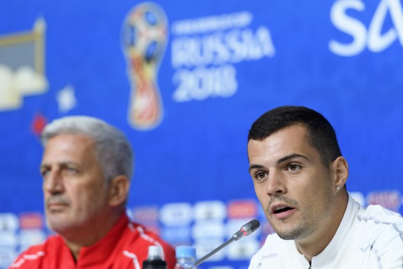 epa06858026 Switzerland&#039;s head coach Vladimir Petkovic (L) and player Granit Xhaka during a press conference on the eve of the FIFA World Cup 2018 round of 16 soccer match between Sweden and Swit ...