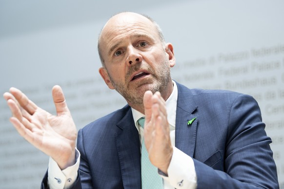 Nationalrat Thomas Hurter, SVP-ZH, vom ueberparteilichen Komitee aeussert sich an einer Medienkonferenz zur Initiative zur Beschaffung von neuen Kampfflugzeugen, am Dienstag, 11. August 2020, in Bern. ...