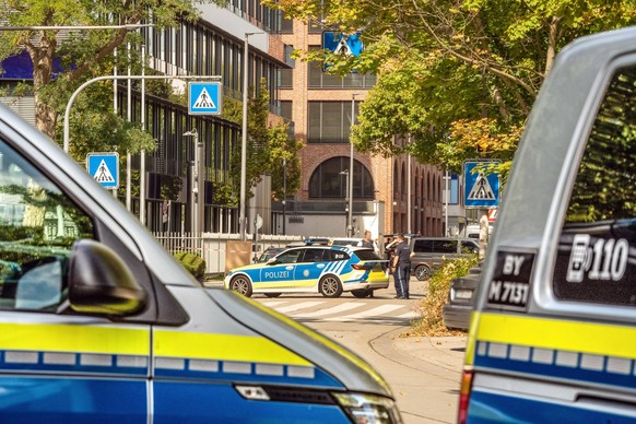 Versuchter Brandanschlag letzte Nacht: Polizei riegelt das Gelände um die Unternehmenszentrale des Technologiekonzerns Rohde &amp; Schwarz ab, München, 3. September 2026 Deutschland, München, 3. Septe ...