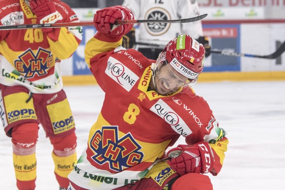 Biels Fabian Luethi, Torschuetze zum 1-0, jubelt im dritten Playoff-Halbfinalspiel der Eishockey National League zwischen dem EHC Biel und dem HC Lugano, am Samstag, 31. Maerz 2018, in der Tissot Aren ...