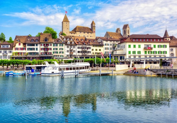 Rapperswil-Jona mit Schloss und See