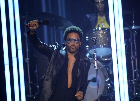 Einen weiteren Auftritt gab's von Lenny Kravitz.