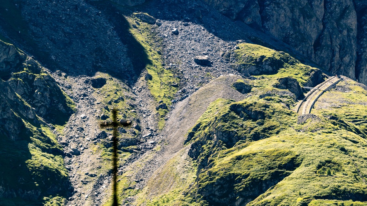 Felsst-rze-beeintr-chtigen-Tourismus-bei-Staumauer-Grande-Dixence
