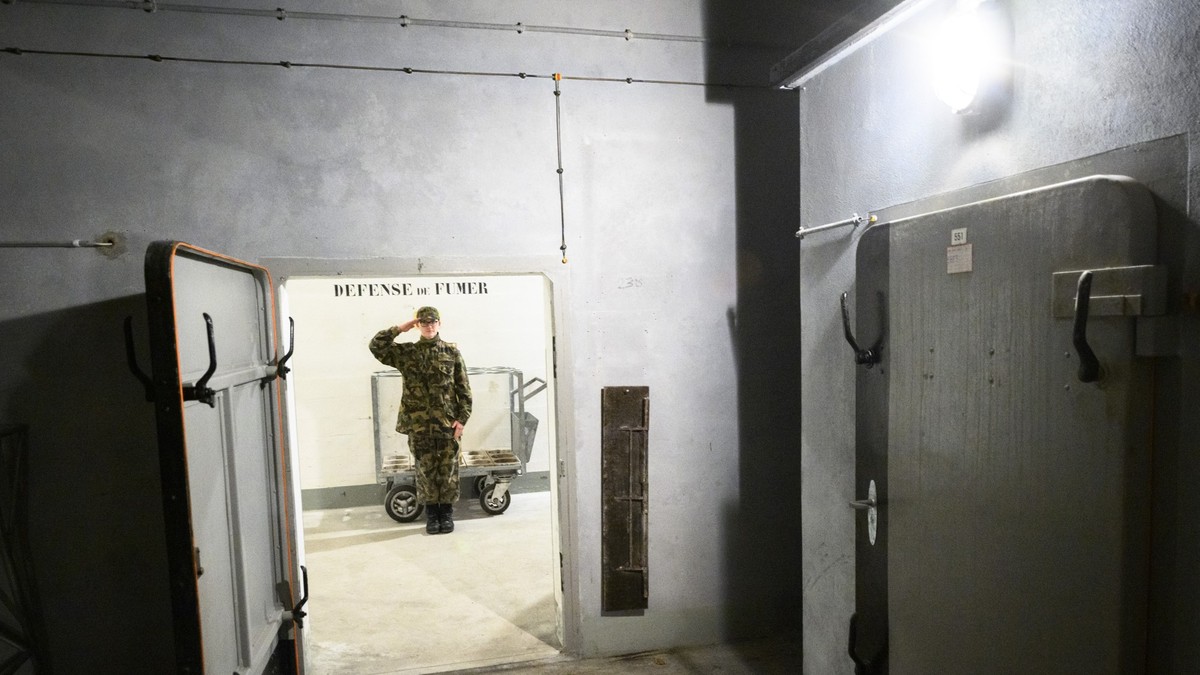 Armee-pr-ft-Wiederinbetriebnahme-alter-Bunker