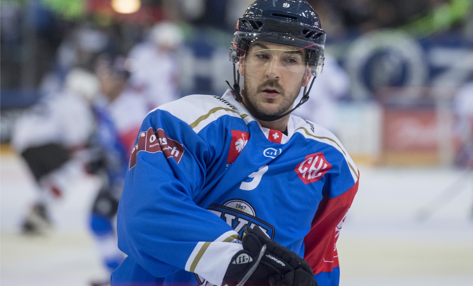 Garrett Roe from Zug during the Champions Hockey League group C match between Switzerland&#039;s EV Zug and JYP Jyvaskyla from Finland, in Zug, Switzerland, Saturday, September 2, 2017. (KEYSTONE/Urs  ...