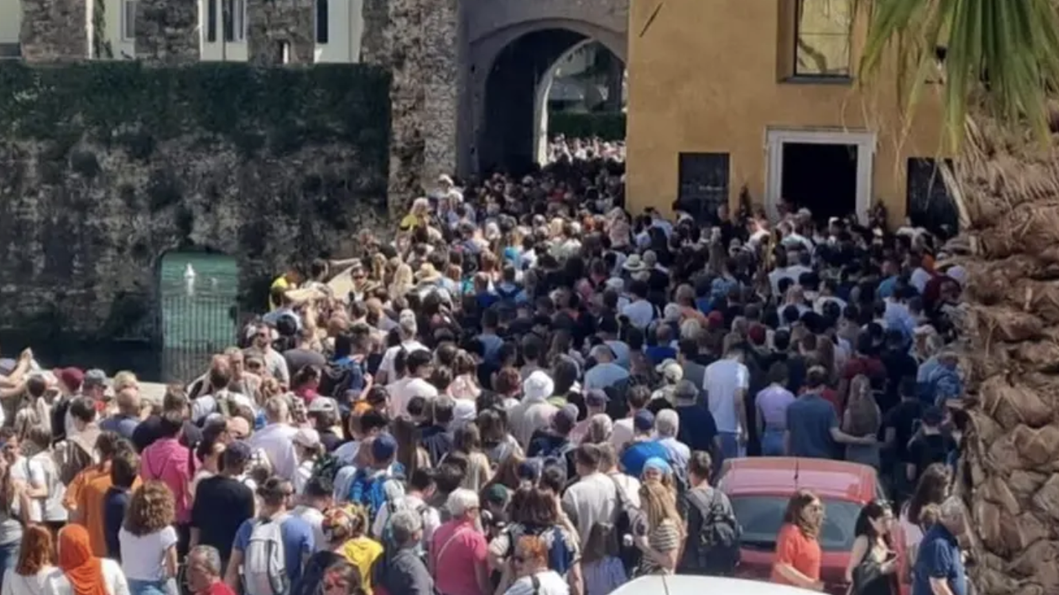 Sirmione Gardasee am 1. Mai Wochenende