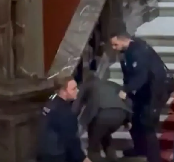 Die strittige Szene auf der Bundeshaus-Treppe.
