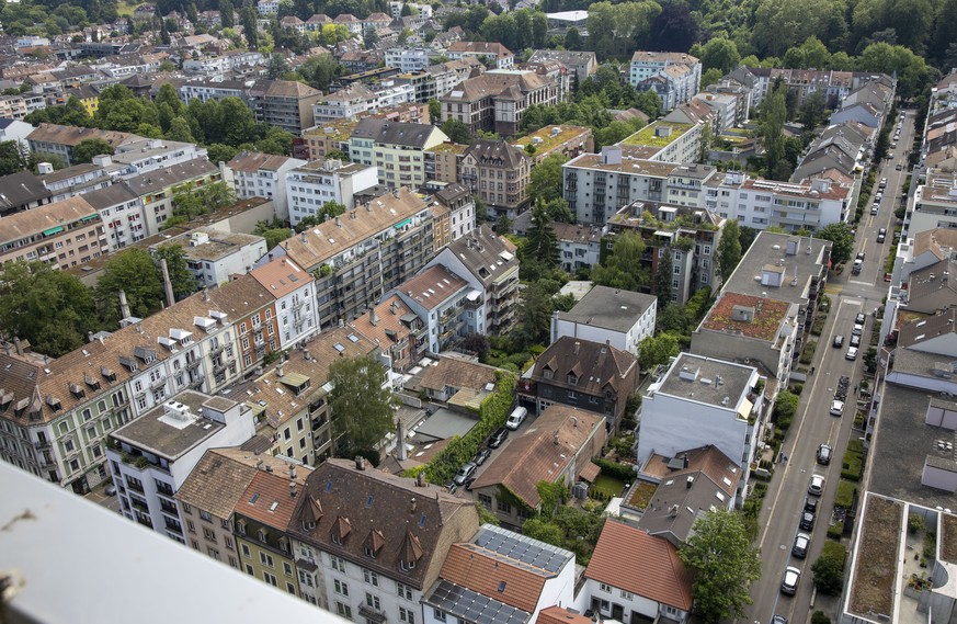 Blick aus einer Wohnung im 21. Stock des neuen SBB Gebaeudes fotografiert anlaesslich der Begehung des neuen SBB Gebaeudes am Meret Oppenheimer Platz beim Bahnhof SBB, Basel am Freitag, 7. Juni 2019.  ...