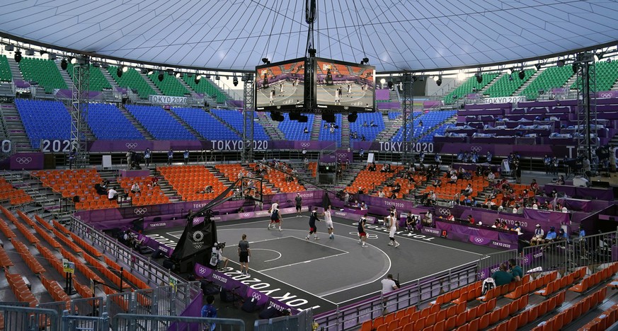 Serbia plays Russian Olympic Committee during a men's 3-on-3 basketball game at the 2020 Summer Olympics, Tuesday, July 27, 2021, in Tokyo, Japan. (AP Photo/Jeff Roberson)