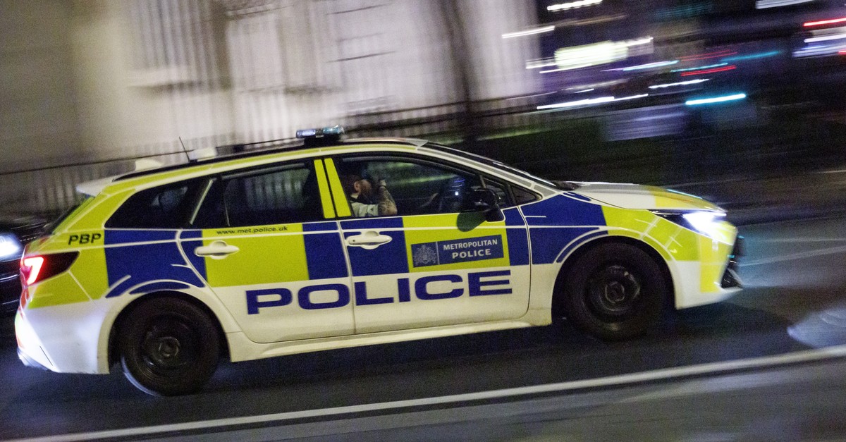 Auto erfasst Fussgänger in England – mehrere Verletzte