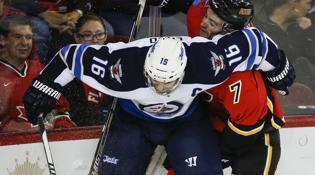 Wollen die Fans sehen: Harte Zweikämpfe prägen nebst viel Tempo die Partien in der NHL.