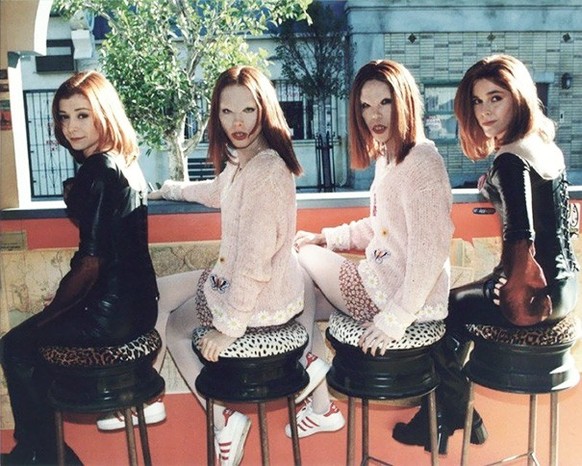 Alyson Hannigan And Stunt Doubles On The Set Of Buffy, The Vampire Slayer

https://www.reddit.com/r/buffy/comments/49dm95/rare_photos_from_the_set_of_buffy/