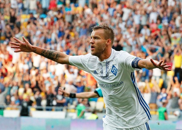 epa06110932 Kiev&#039;s Andriy Yarmolenko celebrates after scoring the 1-0 lead during the UEFA Champions League third qualifying round, first leg soccer match between Dynamo Kiev and BSC Young Boys B ...