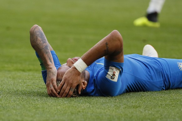 epa06830236 Neymar of Brazil reacts during the FIFA World Cup 2018 group E preliminary round soccer match between Brazil and Costa Rica in St.Petersburg, Russia, 22 June 2018.

(RESTRICTIONS APPLY:  ...