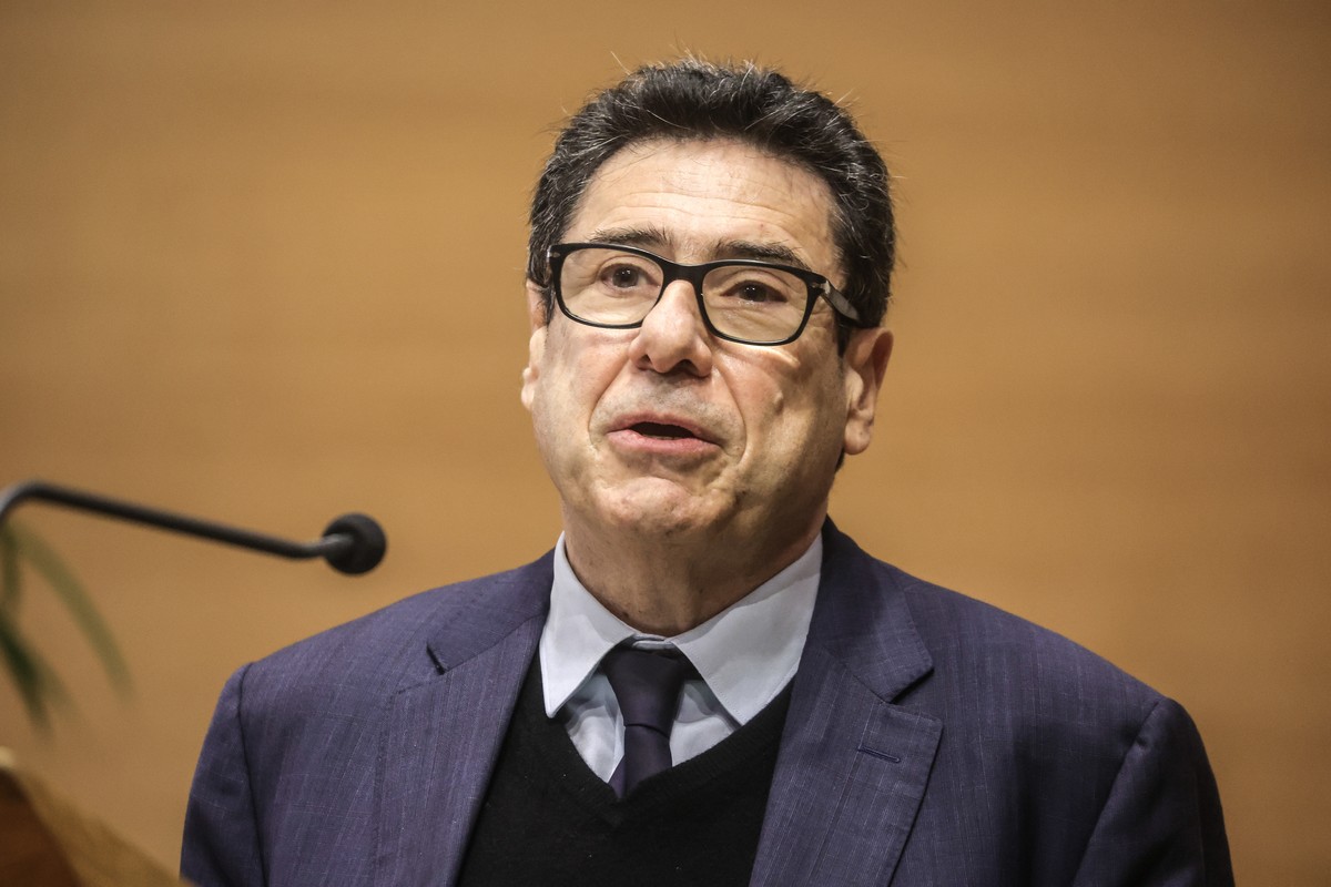 epa12450178 (FILE) - French economist Philippe Aghion speaks during a presentation ahead of a round table discussion on the 'The future of European competitiveness' at the College de France  ...