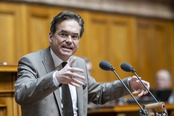 Olivier Feller, FDP-VD, beantwortet eine Frage, an der Fruehjahrssession der Eidgenoessischen Raete, am Donnerstag, 13. Maerz 2025 im Nationalrat in Bern. (KEYSTONE/Alessandro della Valle)
