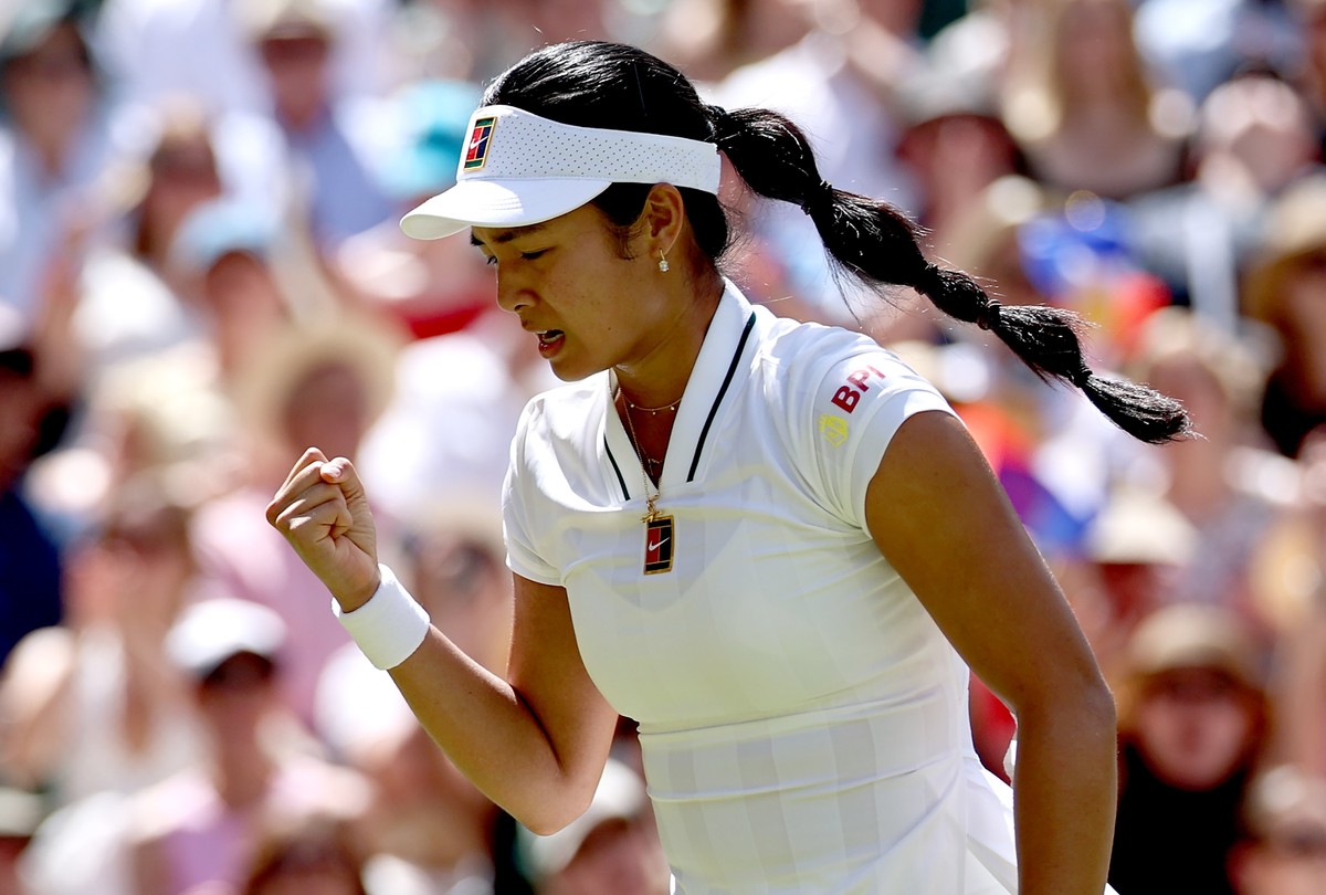 epa13085854 Alexandra Eala of the Philippines celebrates a point during her Women's Singles third round match against Iga Swiatek of Poland at the Wimbledon Championships in London, Britain, 04 J ...