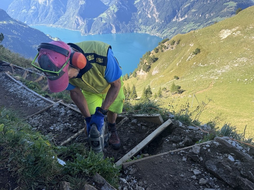 Gratweg Stoos Klingenstock Fronalpstock Gratwanderweg