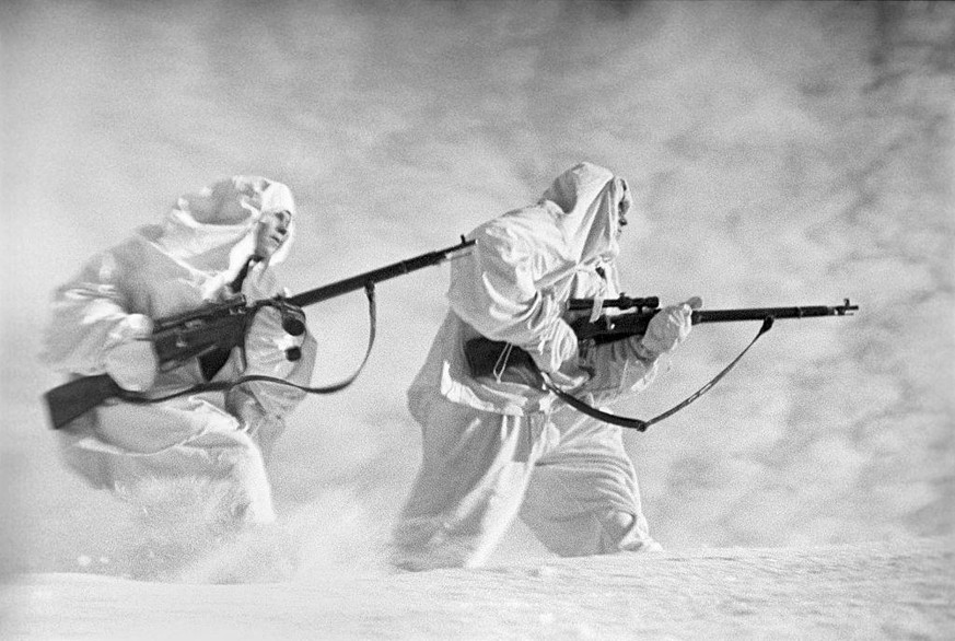 Sowjetische Scharfschützen in Leningrad, 1941.