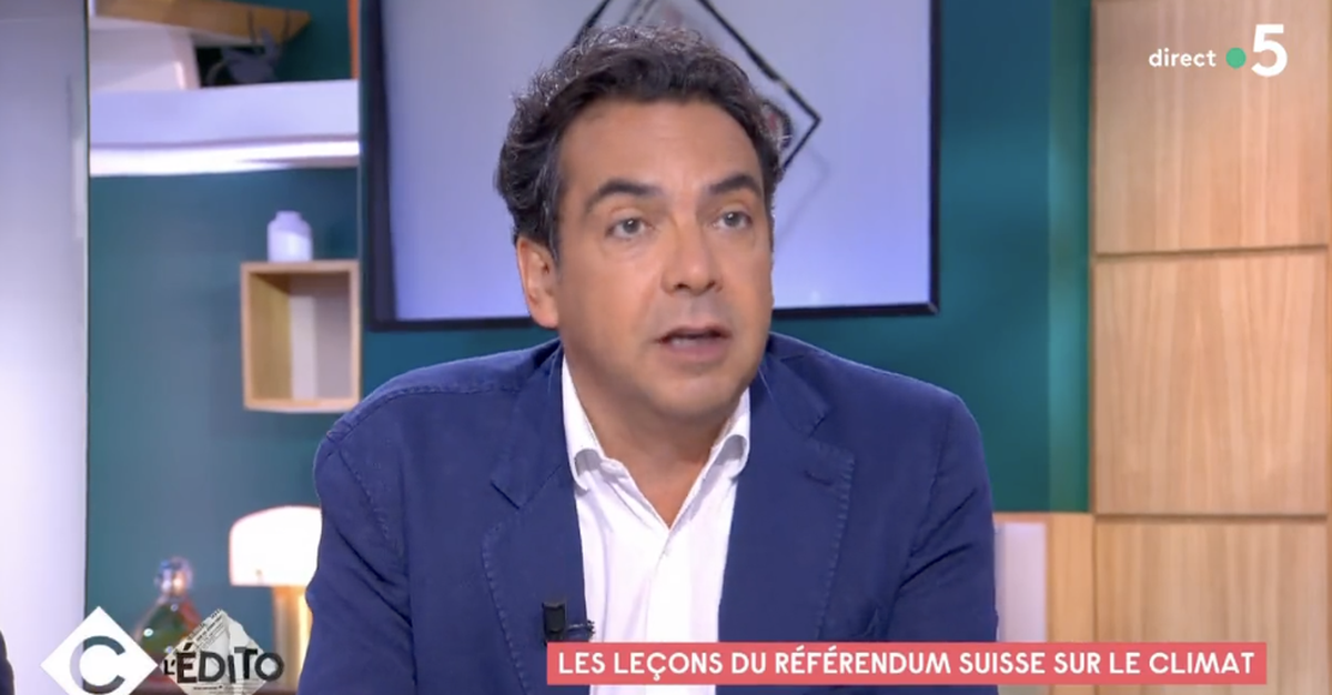 Patrick Cohen de «C à vous» tacle la France en citant la Suisse