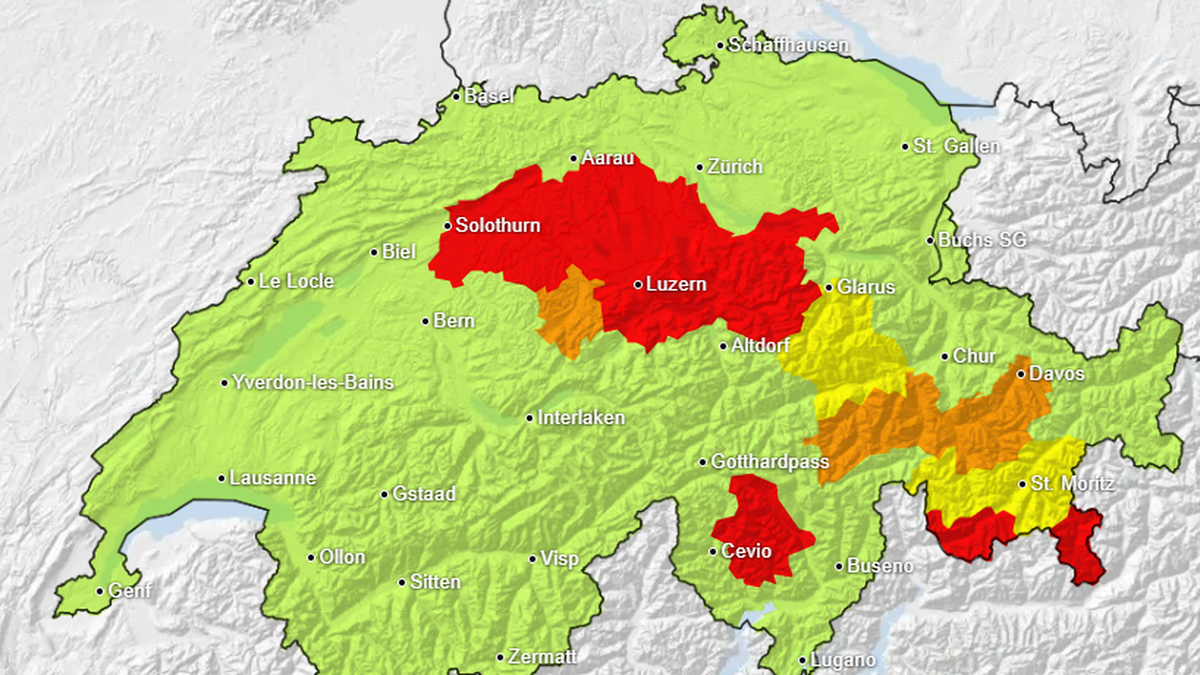Gewitter-ziehen-ber-das-Mittelland-schick-uns-deine-Bilder-