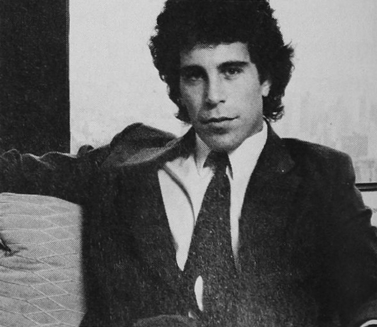 Jeffrey Epstein pour le magazine Cosmopolitan en juillet 1980, aux débuts de sa carrière.