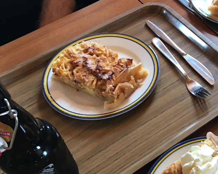 Laras Apfelkuchen in der Bergbeiz
