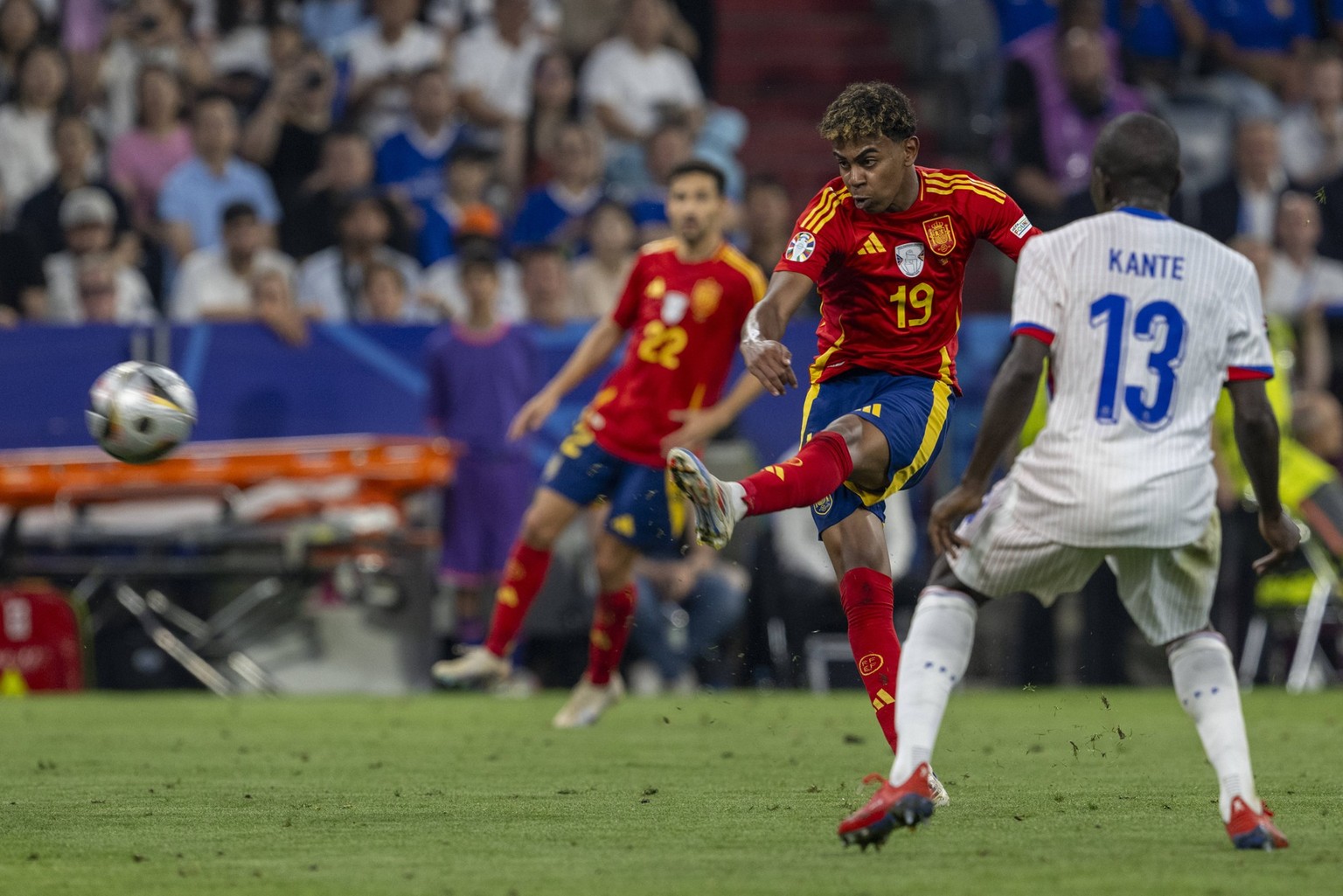 Spain v France - 2024 UEFA EURO, EM, Europameisterschaft,Fussball Semi-final Lamine Yamal of Spain scores a goal during the 2024 UEFA EURO Semi-final match between Spain and France at Munich Football  ...