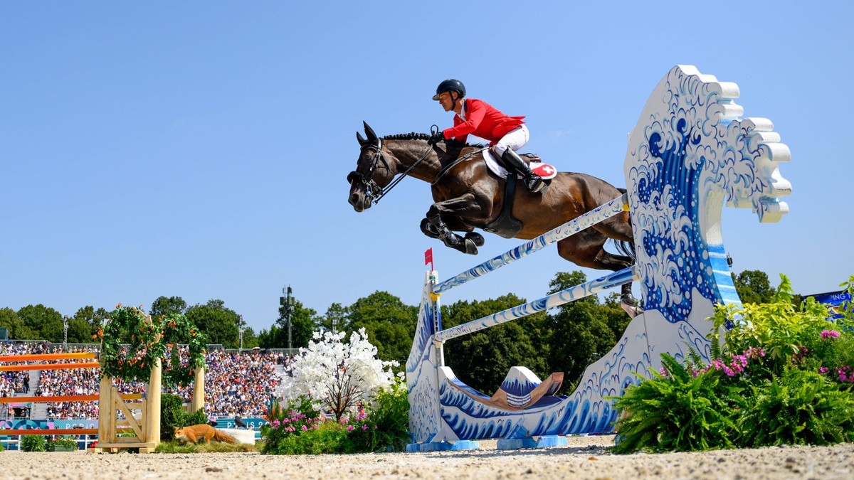 240801 Pius Schwizer of Switzerland on horse Vancouver de Lanlore competes in equestrian jumping team qualifier during day 6 of the Paris 2024 Olympic Games, Olympische Spiele, Olympia, OS on August 1 ...