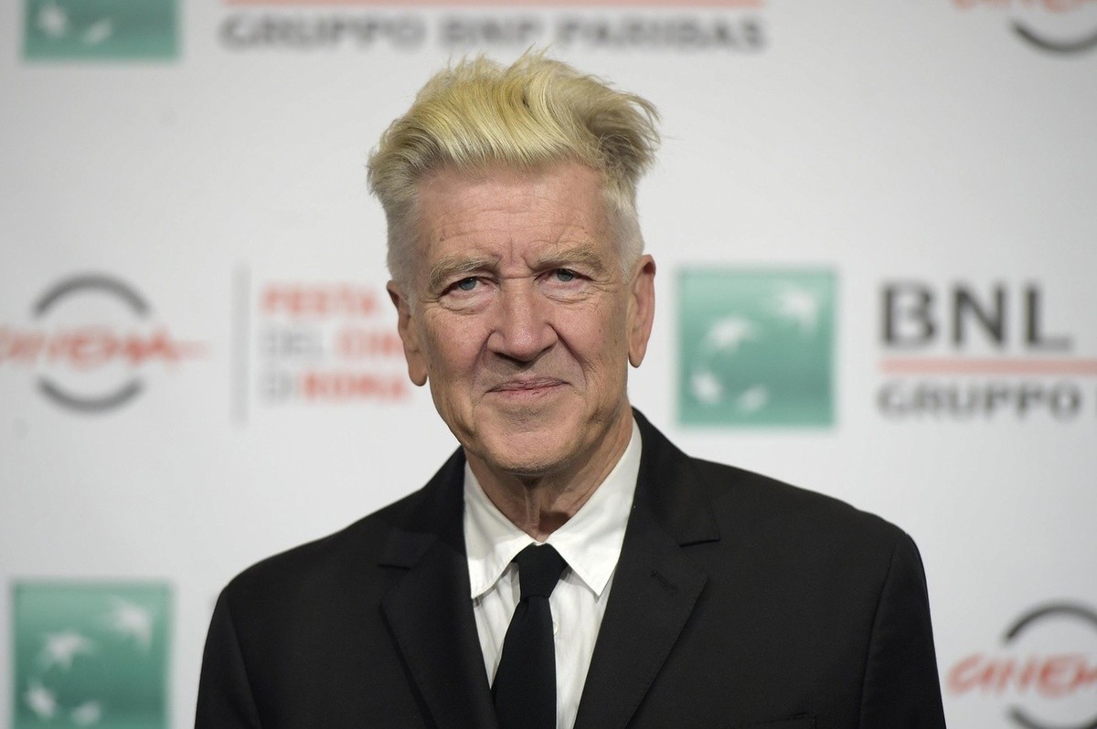epa06307782 US director David Lynch poses during a photocall at the 12th annual Rome Film Festival, in Rome, Italy, 04 November 2017. The film festival runs from 26 October to 05 November. EPA/LUIGI M ...