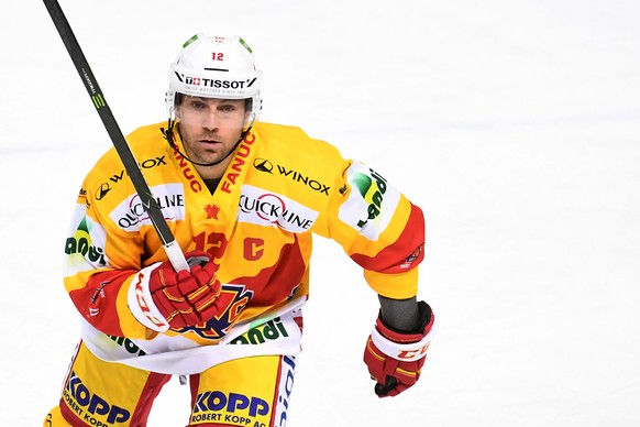 Bienne&#039;s player Mathieu Tschantre in action during the preliminary round game of National League Swiss Championship 2017/18 between HC Lugano and EHC Biel, at the ice stadium Resega in Lugano, Sw ...